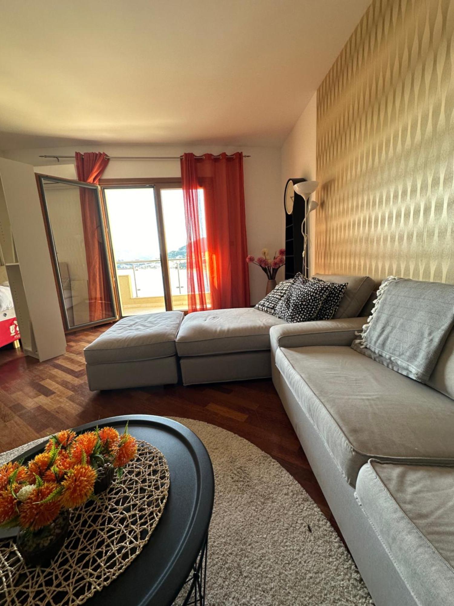 Luxury Apartments Trend Budva Bilik gambar